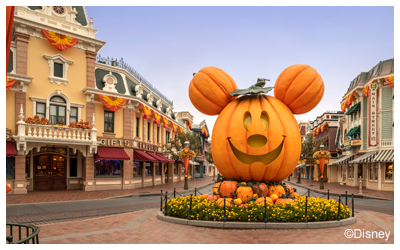 Mickey Mouse pumpkin sculpture.